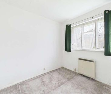 Barkham Road, Wokingham, Berkshire, RG41 - Photo 5