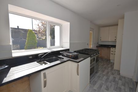 The Witterings, Neston - Photo 5
