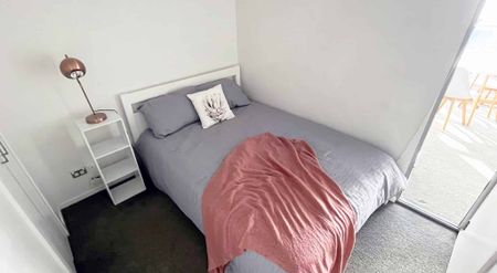 Popular Volt Apartment - Photo 4