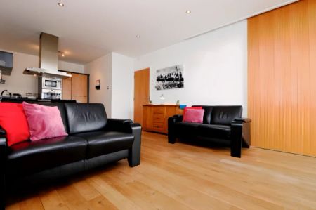 1Bedrooms, 1Bathrooms - Photo 2