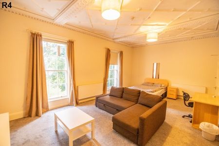 Room 4, 32 Lord Mayor's Walk - Photo 5