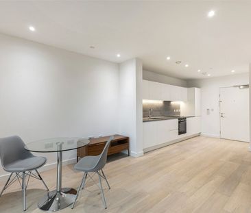 Rendal Way, London, E16 ground floor flat to rent - Photo 4