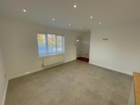 2 bedroom bungalow to rent - Photo 2