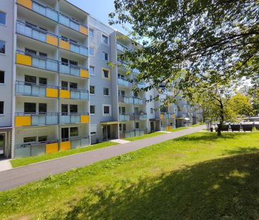 Neu modernisierte 4-Raum-Wohnung mit Balkon - Photo 2