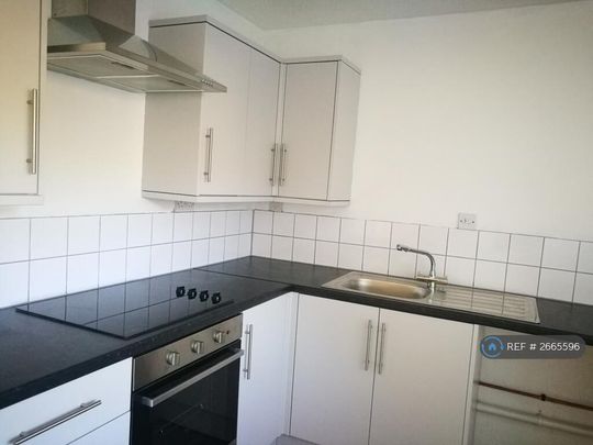 2 bedroom terraced house to rent - Photo 1