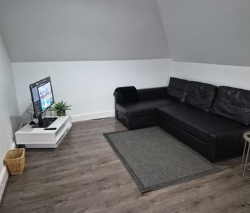 2 Bed Flat, Blenheim Park Road, CR2 - Photo 1