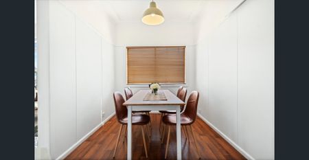 Light-Filled Family Home in a Peaceful Pocket - Photo 3