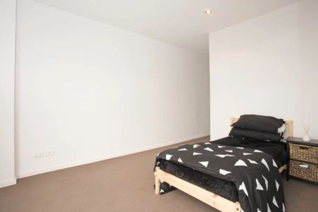Affordable entry-level into North Melbourne - Photo 2