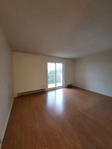270 Brittany Drive — Unit 408 - Photo 2