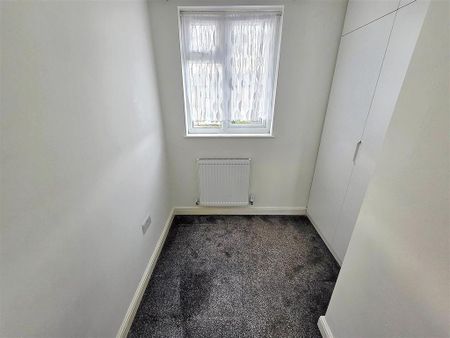 2 bedroom semi-detached house to rent - Photo 5