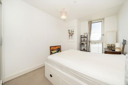 3 bedroom flat to rent - Photo 3