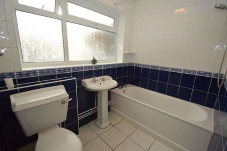 2 bedroom maisonette to rent - Photo 5