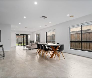 Grandeur in Mickleham: Your Dream Home Awaits - Photo 2