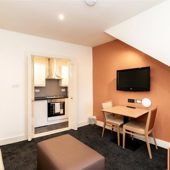 1 bedroom flat to rent - Photo 1