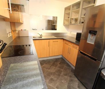 2 bedroom flat to rent - Photo 1