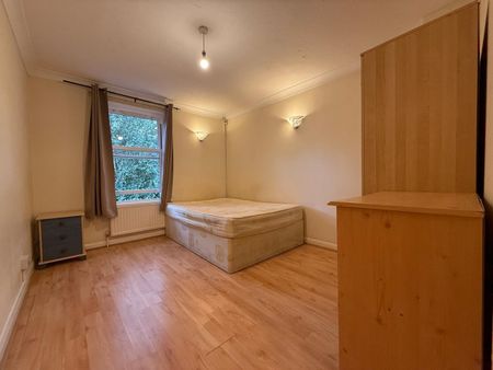 5 Bed Terraced House, Lockesfield Place, E14 - Photo 2