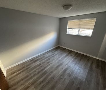 240 30 Avenue Northwest, Calgary - Photo 4