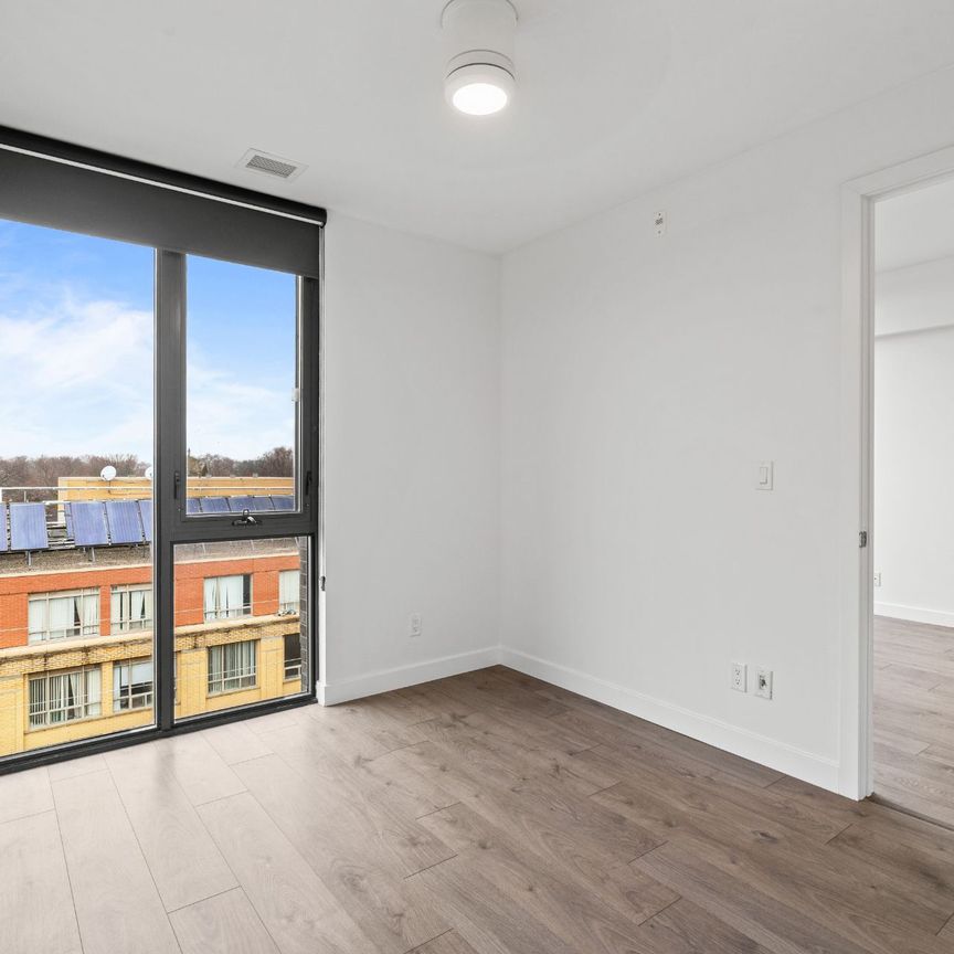 For Lease - 1075 Queen Street Unit# 602, Toronto, Ontario - Photo 1