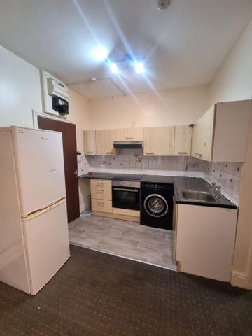 Studio to rent - Photo 2