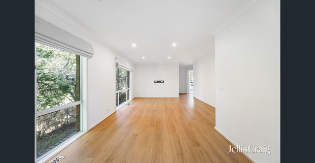 Spacious home in quiet location! - Photo 1