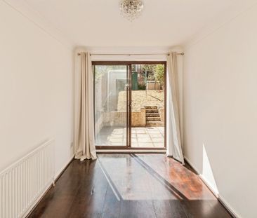 3 Bed Terraced House, Croftongate Way, SE4 - Photo 5