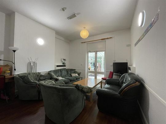 1 bedroom in a house share to rent - Photo 1