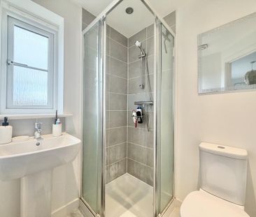 3 bedroom semi-detached house to rent - Photo 5