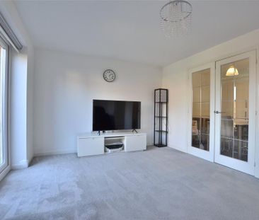 3 bedroom semi-detached house to rent - Photo 2