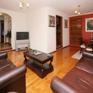 Spacious Family Home in Prime Location - Photo 2