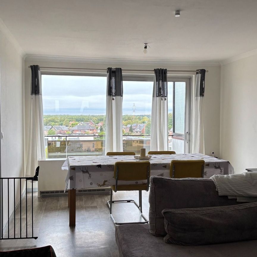 Vernieuwd app. met 2 slaapkamers en parking - Photo 1