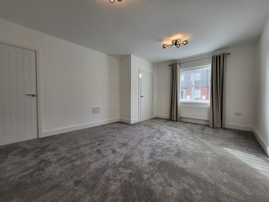 3 bedroom semi-detached house to rent - Photo 1