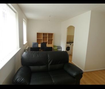 Room in a Shared Flat, Stretford Road, M15 - Photo 4