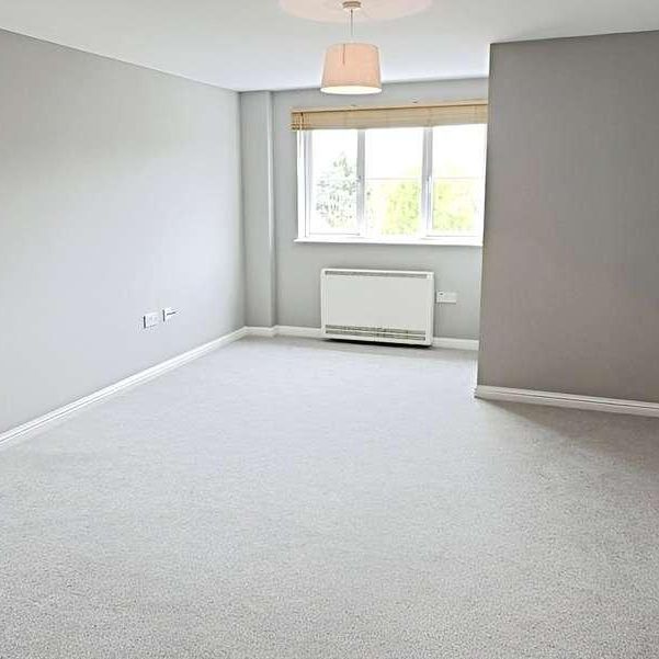 Princes Gate, High Wycombe, HP13 - Photo 1