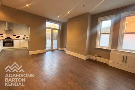 3 bedroom semi-detached house to rent - Photo 4