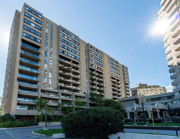 3 chambres - 1245, 1275 Chemin Ste. Foy, 830, 840, 850 Ave. Ernest-Gagnon, 875 Ave. Holland - 1245, 1275 Chemin Ste. Foy, 830, 840, 850 Ave. Ernest-Gagnon, 875 Ave. Holl, Quebec - Photo 1
