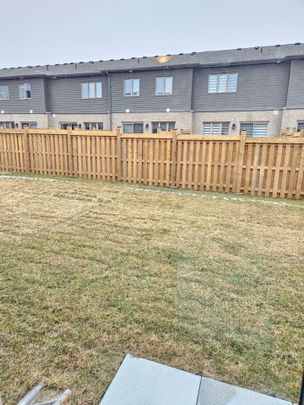 For Lease - 33 Turnberry Lane, Barrie, Ontario - Photo 1