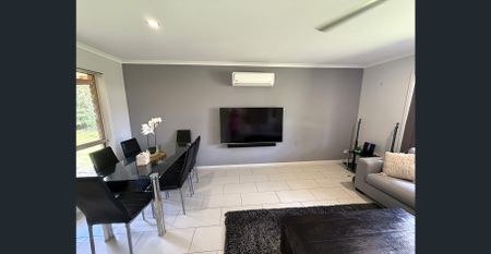 Spacious Family Home in Quiet Cul-de-Sac - Photo 3