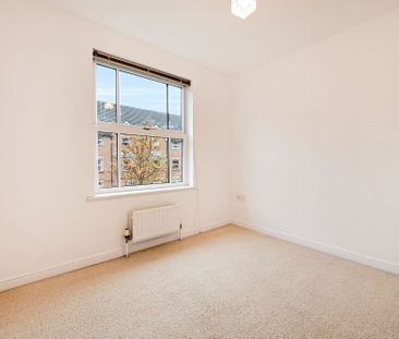 2 bed flat to rent in Royal Court Drive, Bolton, BL1 - Photo 6