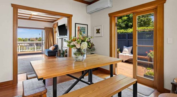 Immaculate Hilltop Bungalow - Ocean Views - Photo 1