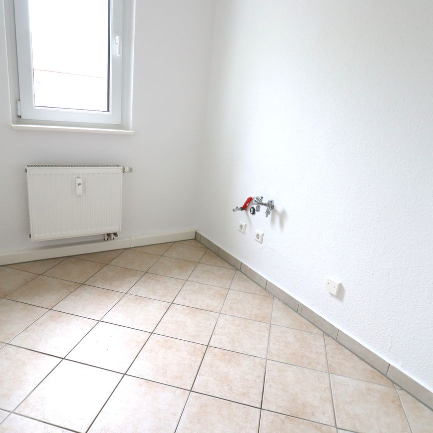 Helle 2-Raumwohnung mit Wanne und Balkon - Foto 1