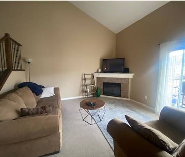 3 bed Townhome in North Glenmore - Photo 1