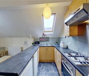 3 bedroom flat to rent - Photo 3