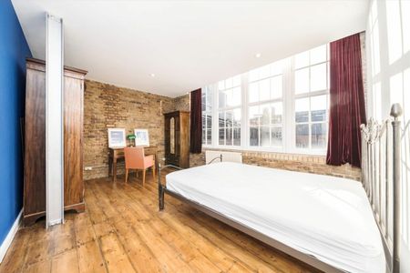 Clerkenwell Road, EC1M, London - Photo 3