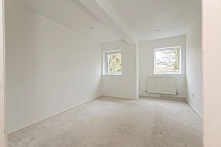 2 bedroom Flat To Let - Photo 3