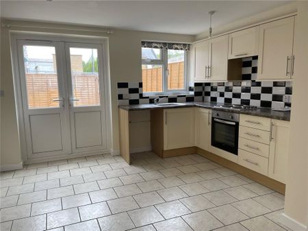 2 bedroom terraced house to rent - Photo 2