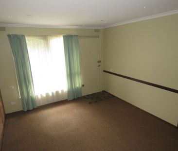 SINGLE BEDROOM UNIT IN WELL MAINTAINED COMPLEX. - Photo 4