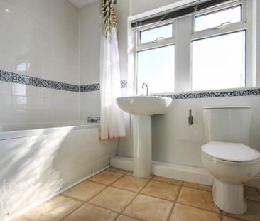3 bedroom terraced house to rent - Photo 3