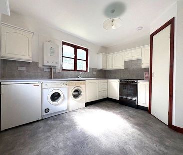 2 bedroom semi-detached house to rent - Photo 4