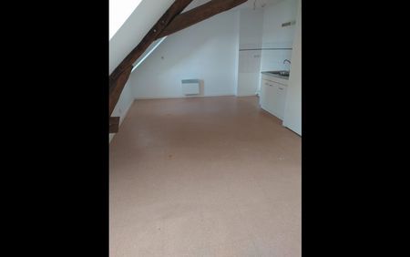 Location Appartement Studio 29 m² Le Blanc - Photo 2