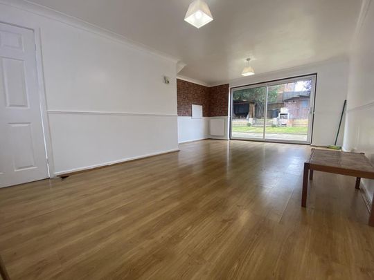 4 bedroom detached house to rent - Photo 1
